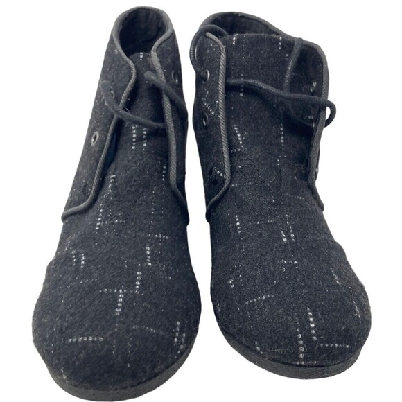 TOMS Wedge Booties Black Wool Lace Up Ankle Desert Boots Women's Size 7 NEW - Picture 4 of 9